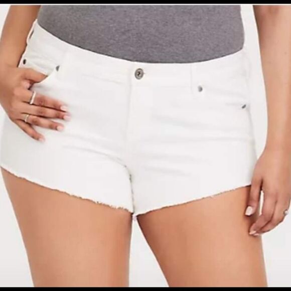 Torrid 24 skinny short shorts New - Picture 1 of 2